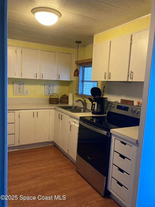 Building Photo - 1110 Indigo Dr