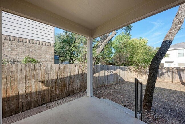 Building Photo - 2308 John Tee Dr