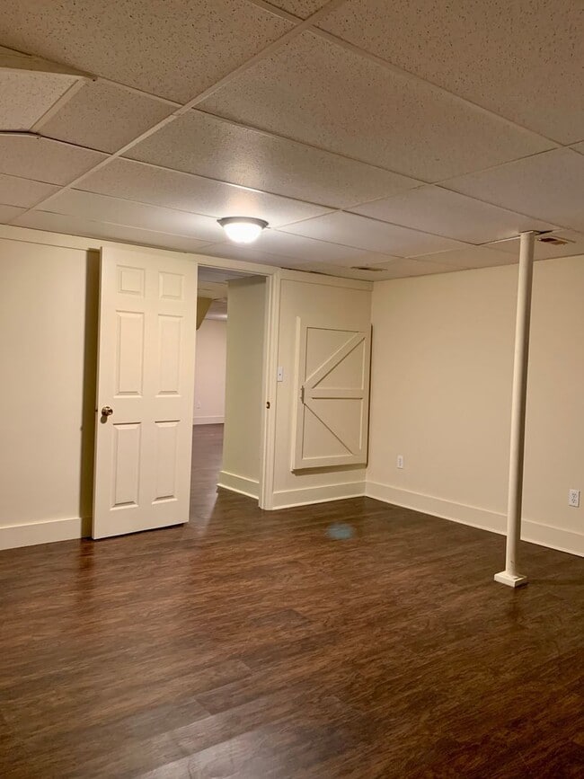 Building Photo - 402 W Tombigbee St