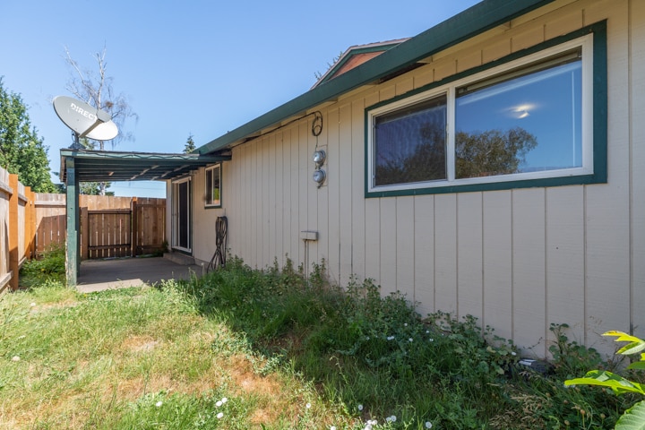 Building Photo - 113 SW Fleishauer Ln