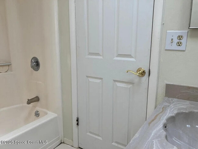 Building Photo - 46 Piney Branch Way