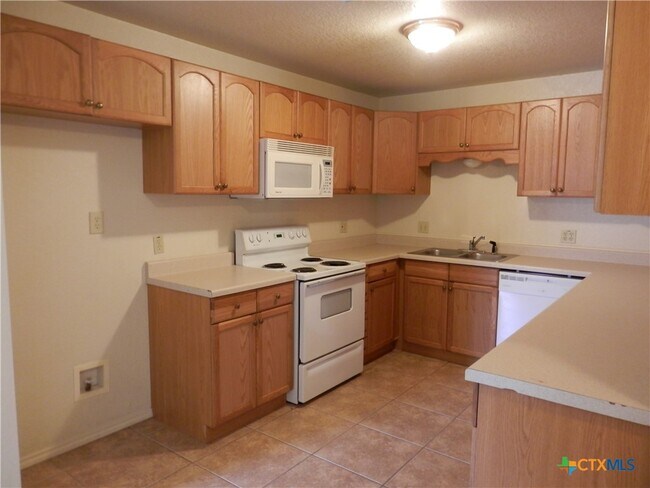 Building Photo - 306 Oelkers Dr
