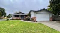 Building Photo - TENTATIVELY RENTED 3 Bedroom 2 Bathroom Na...