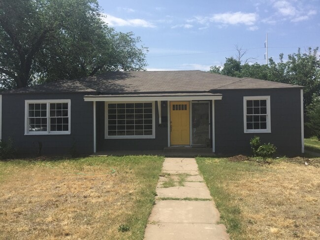 Building Photo - 2805 33rd St