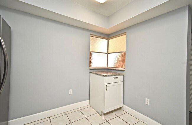 Building Photo - 610 Cranes Way