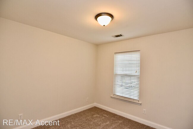 Building Photo - 3 br, 2.5 bath House - 325 Canyon Oak Loop