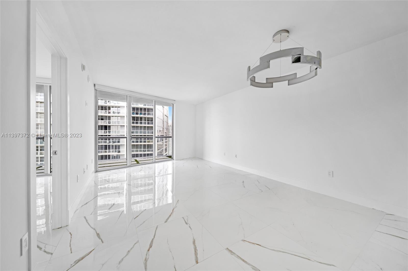 Building Photo - 475 Brickell Ave