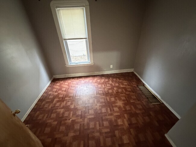 Building Photo - 2647 Fremont Ave N