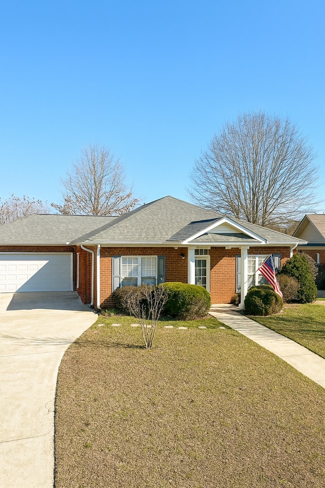 Building Photo - 5203 Frankford Dr SE