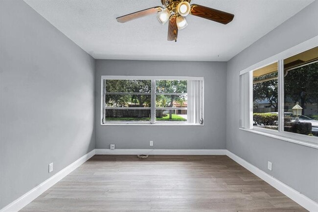 Building Photo - 4751 NE 21st Terrace