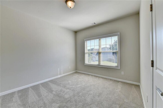 Building Photo - 3860 Grandview Manor Dr