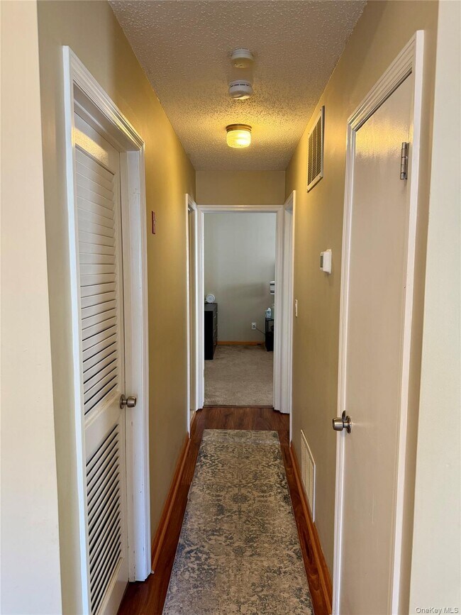 Building Photo - 4013 Whispering Hills Dr