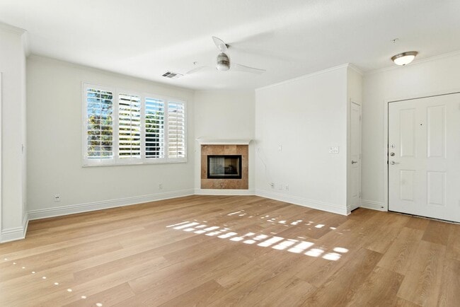 Building Photo - 22681 Oakgrove, 225