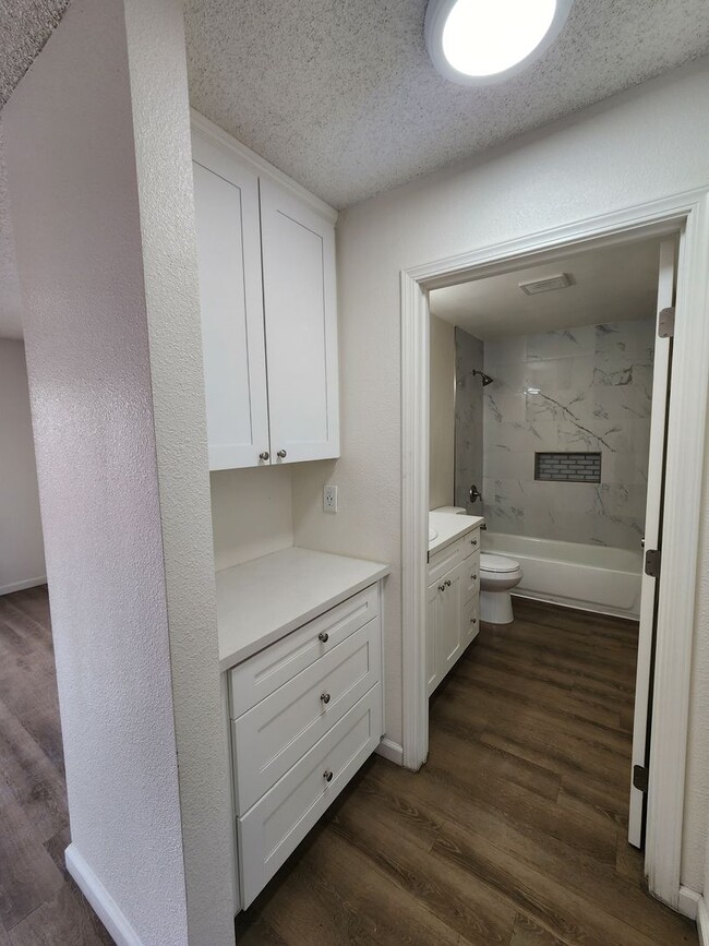 Building Photo - 1 bed, 1 bath