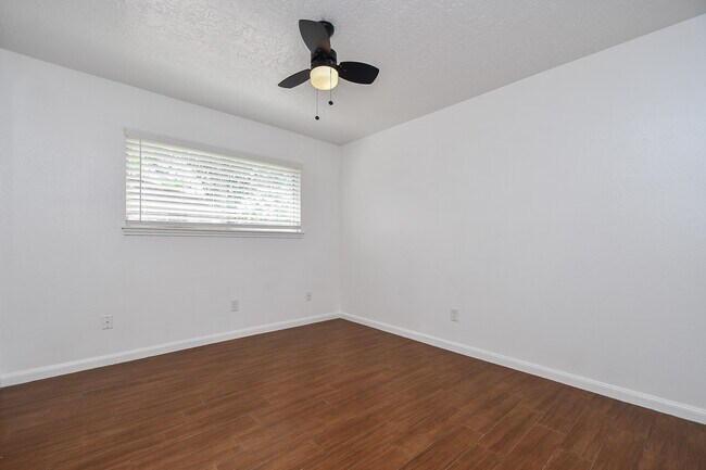 Building Photo - 7714 Eichler Dr