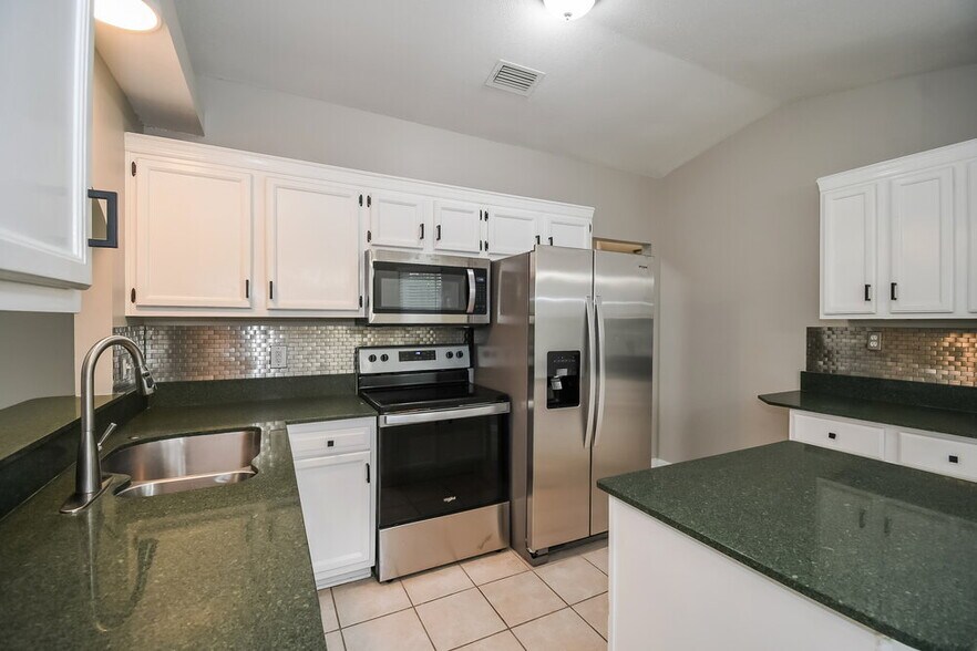 Building Photo - 2721 R S Bailey Dr