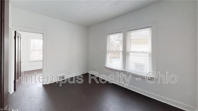 Building Photo - 12633 Edmonton Ave