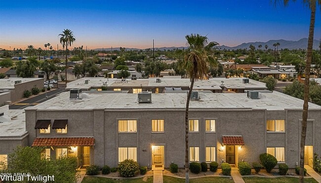 Building Photo - 8141 E Vista Dr