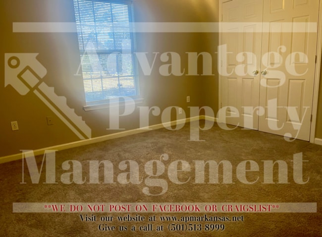 Building Photo - Charming Duplex in Greenbrier!