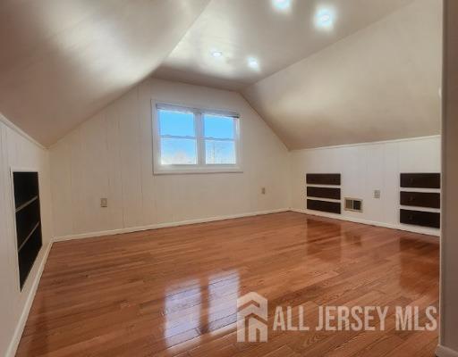 Building Photo - 1925 Verona Ave