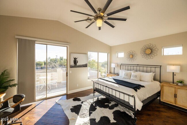 Building Photo - 3055 N Red Mountain