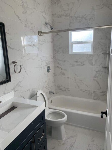 Building Photo - 1220 59th St