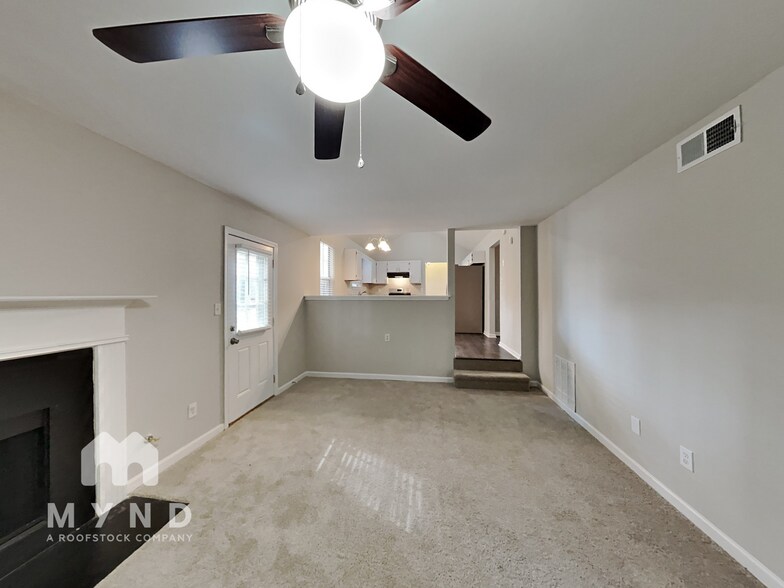 Building Photo - 6437 Phillips Ct