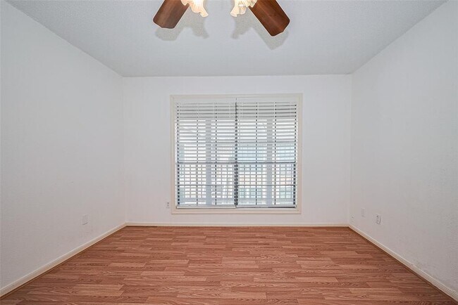 Building Photo - 1311 Antoine Dr