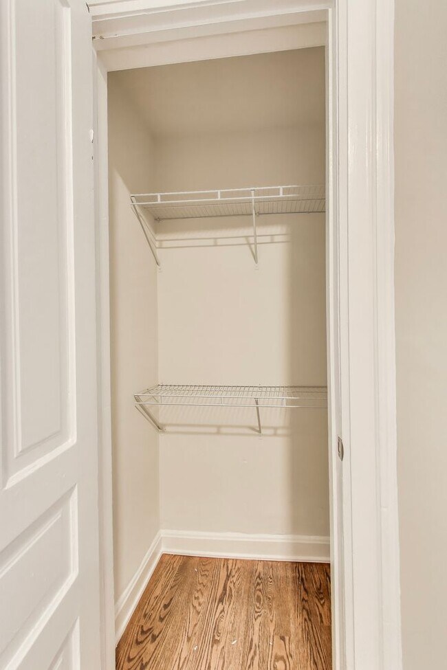 Building Photo - 1429 W. Grand(AKA 1117 Hoyne)