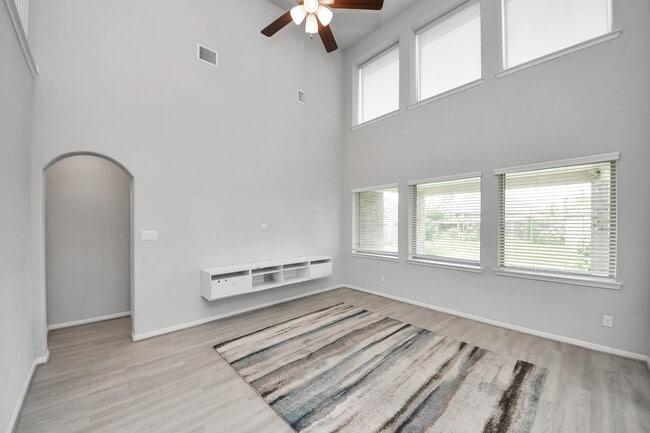 Building Photo - 3102 Trishelle Ct