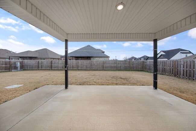 Building Photo - 4559 W Barhem Dr