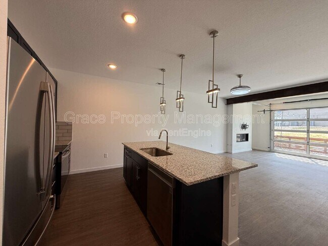 Building Photo - 6387 Moore Ct