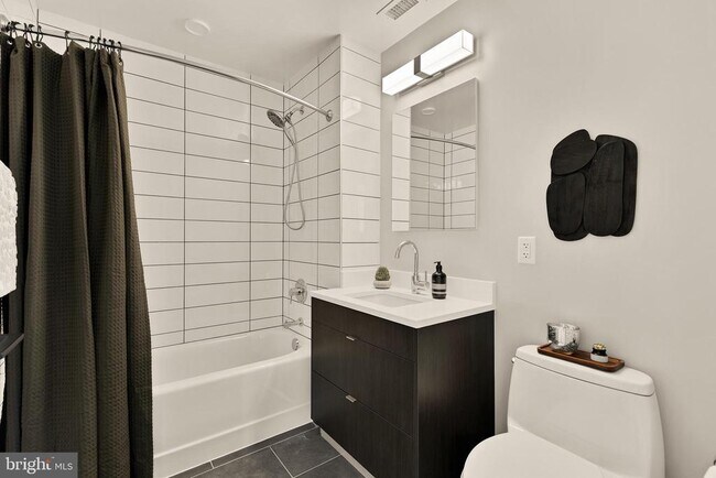 Building Photo - 1300 4th St SE