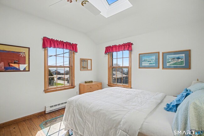 Building Photo - 217 W Shore Ave