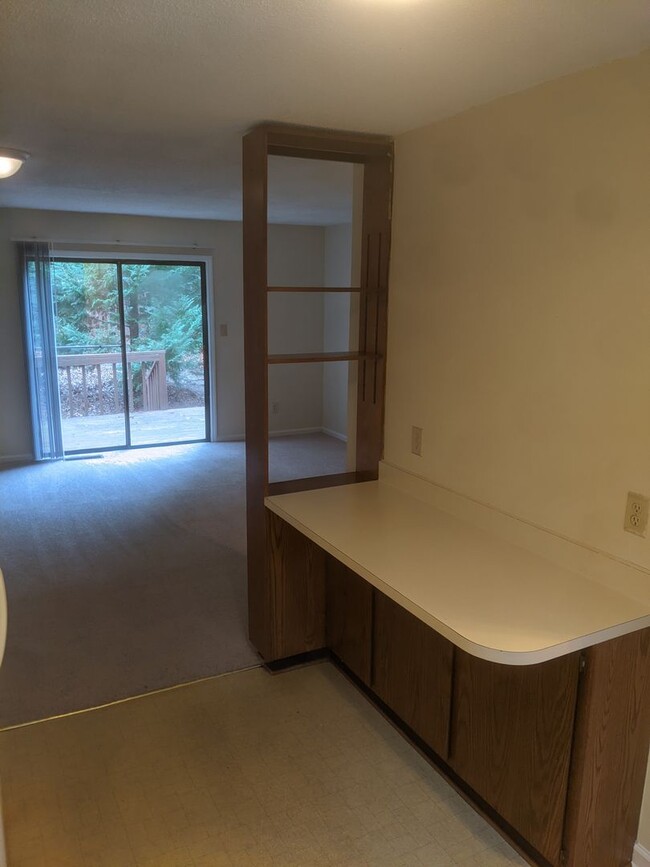 Building Photo - Chapel Hill / Weatherstone Townhouse