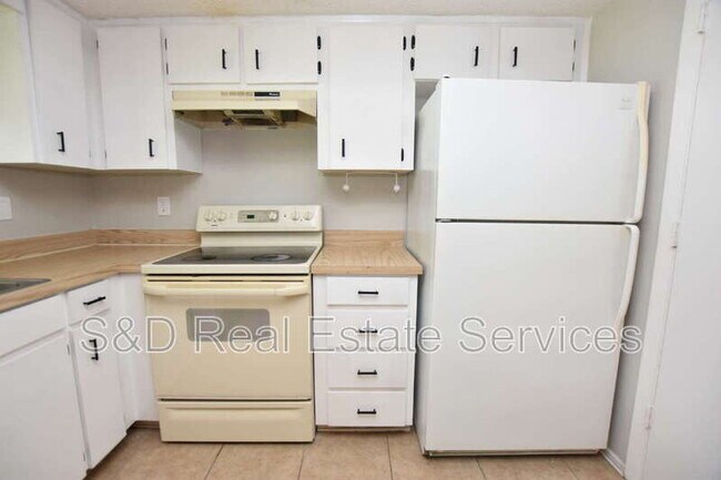 Building Photo - 1440 Ridge Lake Ct