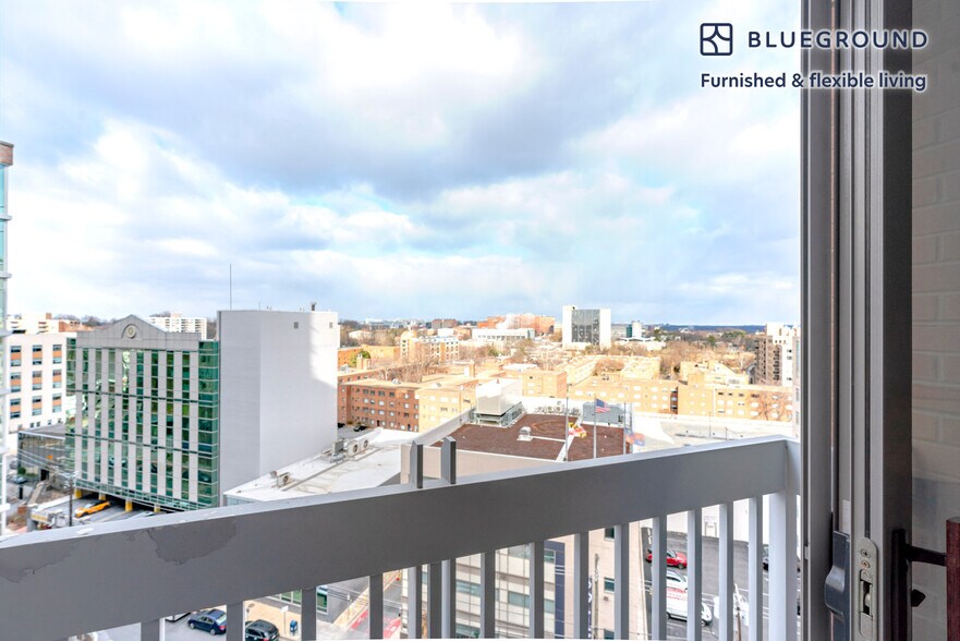 Building Photo - 4835 Cordell Ave