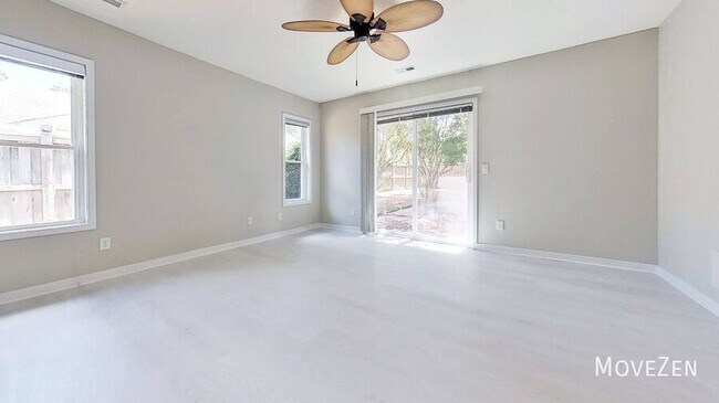 Building Photo - 7112 Key Pointe Dr