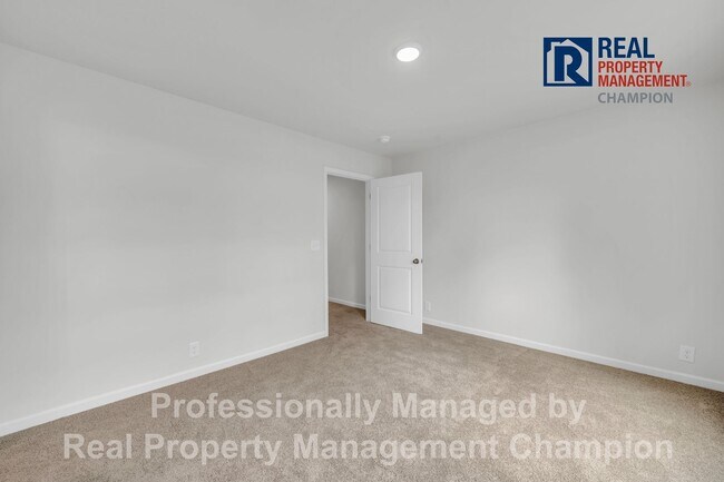 Building Photo - Newly Constructed 3 BD 2.5 BA w/Open Floor Plan