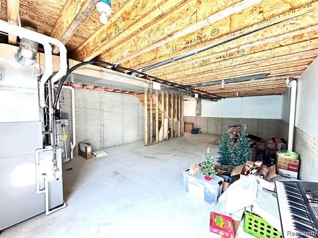 Building Photo - 5372 Rural Terrace