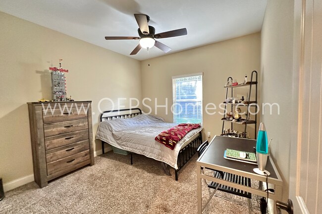 Building Photo - AVAILABLE IN AUG! 5BR/3BA IN S. CRESTVIEW