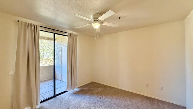 Building Photo - 4925 E Desert Cove Ave