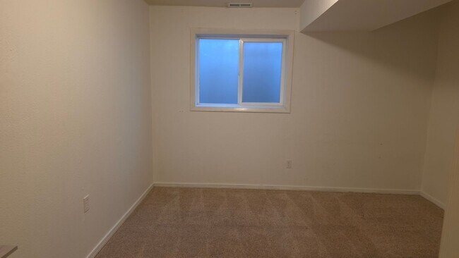 Building Photo - Tri-level home near Ft. Carson!!!