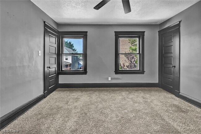 Building Photo - 2893 E 119th St