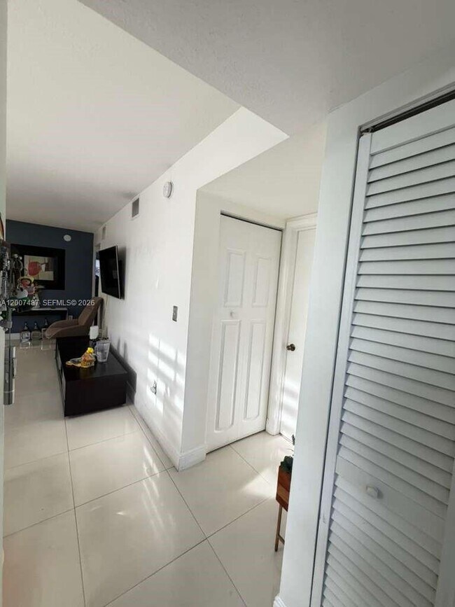 Building Photo - 7265 NW 173rd Dr