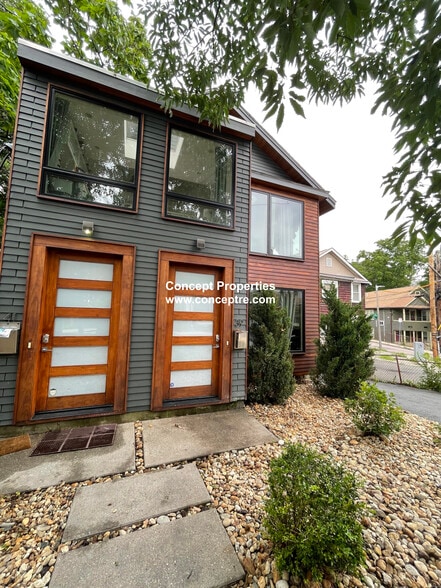 Building Photo - 39 Thornton St