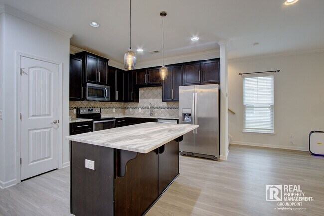 Building Photo - 221 S Lamplighter Ln