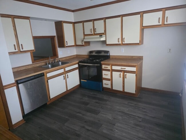 Building Photo - Great Townhouse in York Crossing