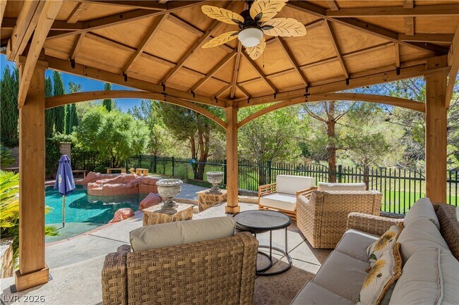 Building Photo - 12097 Oakland Hills Dr