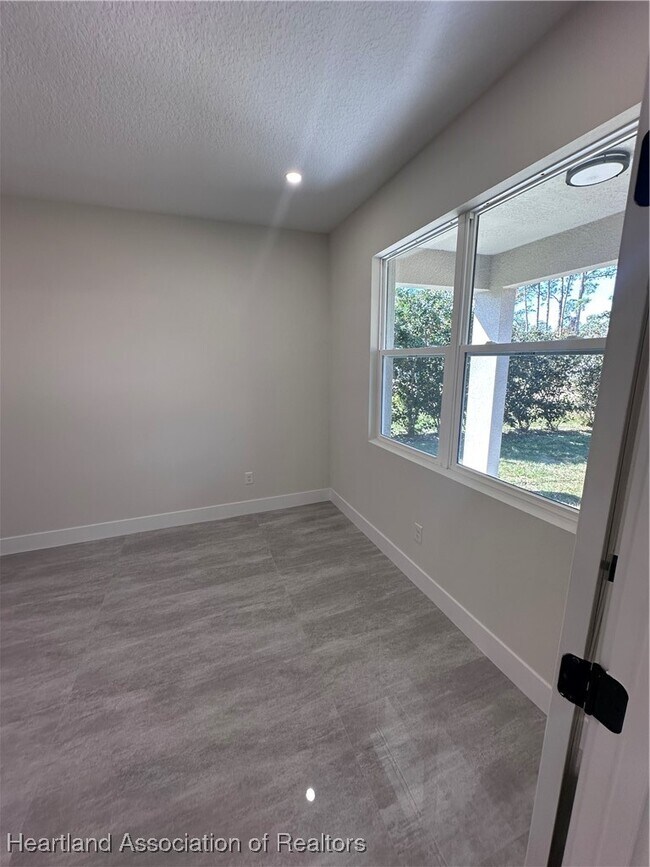 Building Photo - 619 Aston Martin Dr